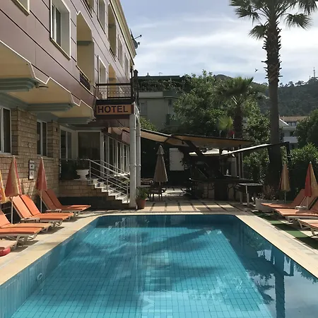 Blue Yacht Marina Aparthotel 3*