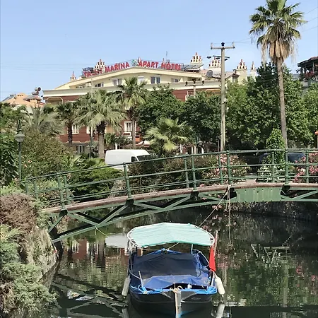 Blue Yacht Marina מלון דירות 3*