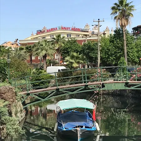 Blue Yacht Marina מלון דירות