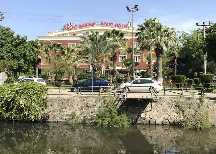 Blue Yacht Marina Apart