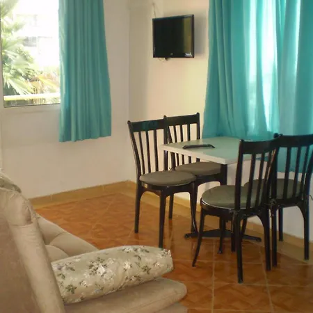 Blue Yacht Marina Apartmanhotel