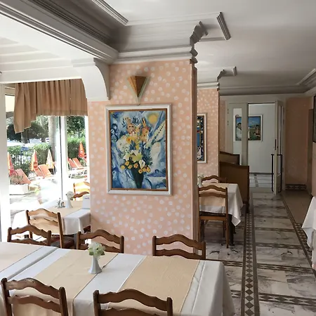 Blue Yacht Marina Hotel apartamentowy 3*